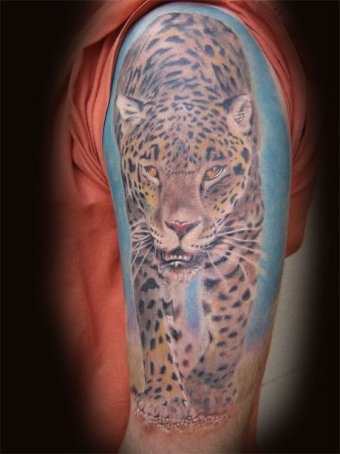 Татуировка Леопард на плече