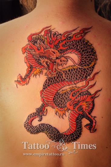 Татуировка восточный красный дракон